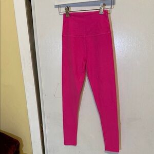 Beyond yoga size s color pink leggings